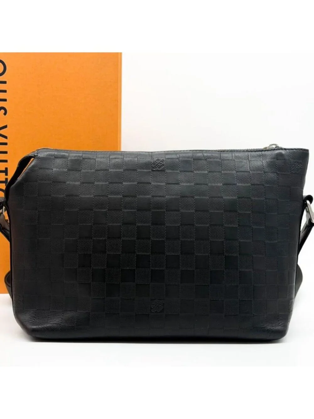 Louis Vuitton Messenger PM Damier Infini Black